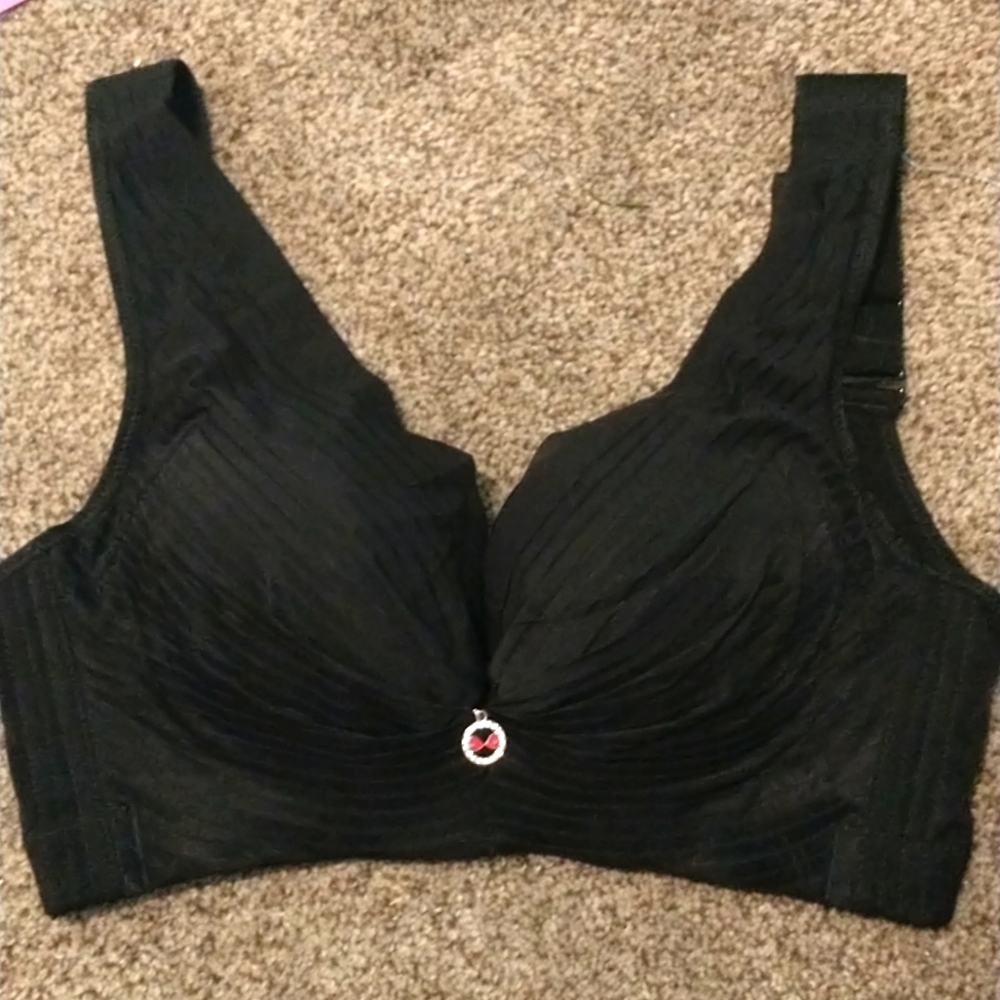 Beautiful black padded bra bralette - Size 34/75